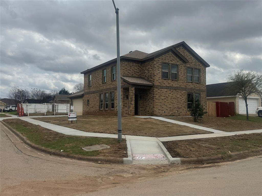 800 Oak Creek Drive - Photo 1