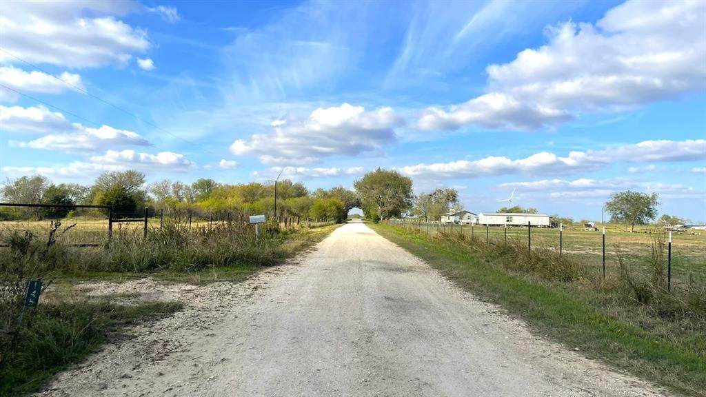 182 Hill County Road 3352 - Photo 1