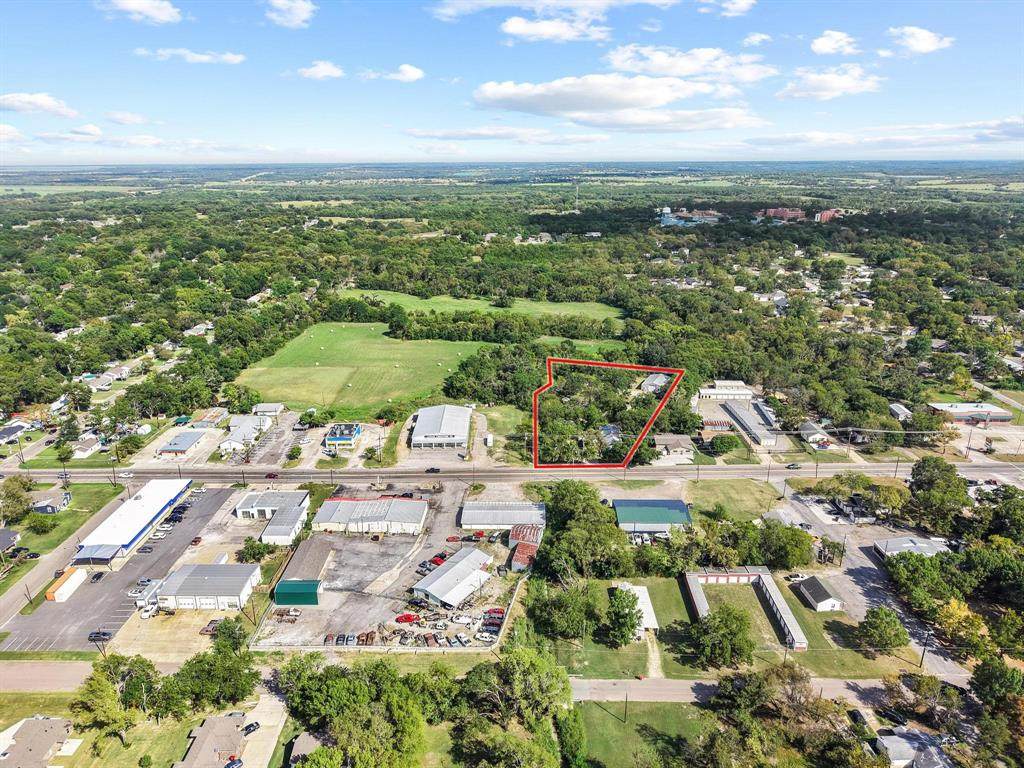 1604 Center Street - Photo 1