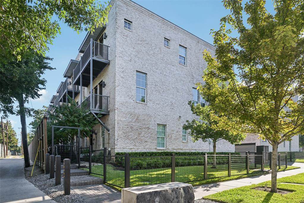 2815 Lynlock Court - Photo 1