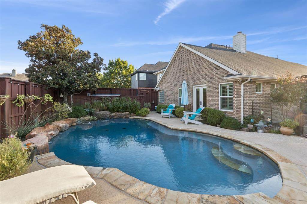 688 Woodland Way - Photo 1