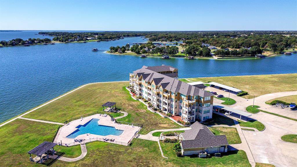 9900 Northshore Boulevard - Photo 1