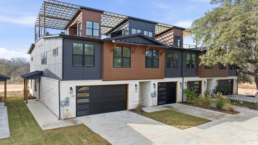 136 Clark Lane - Photo 1