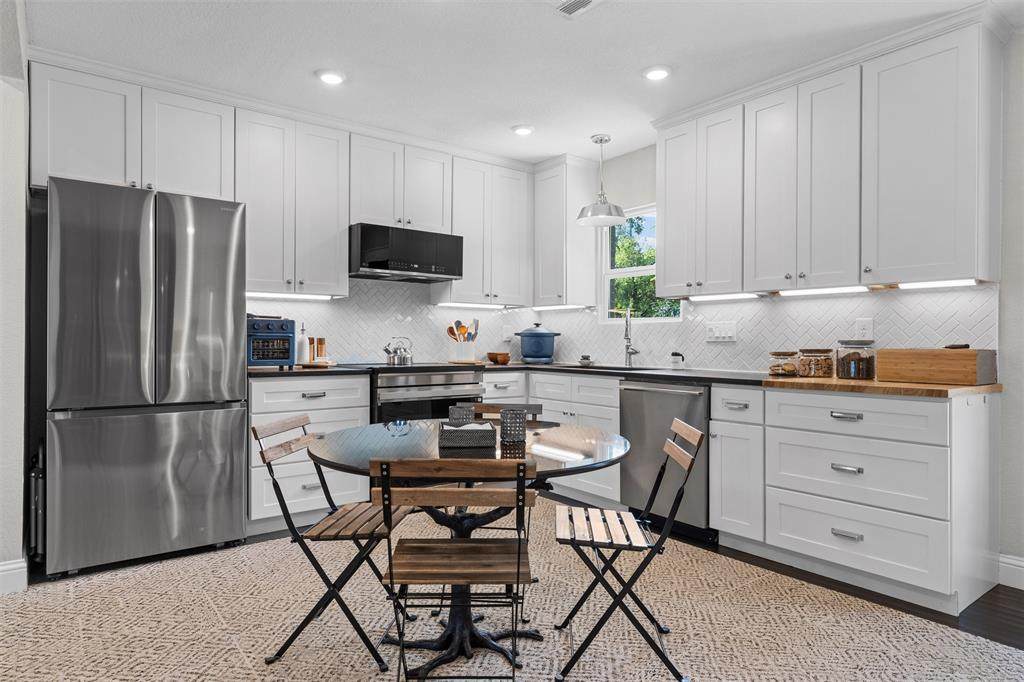 4229 Fort Avenue - Photo 1