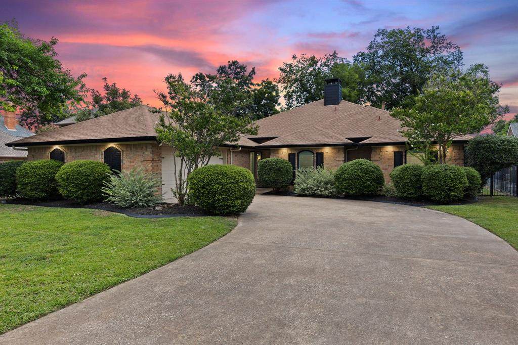 6110 Turnberry Drive - Photo 1