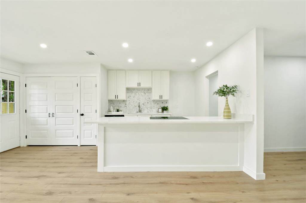 543 Cumberland Drive - Photo 1