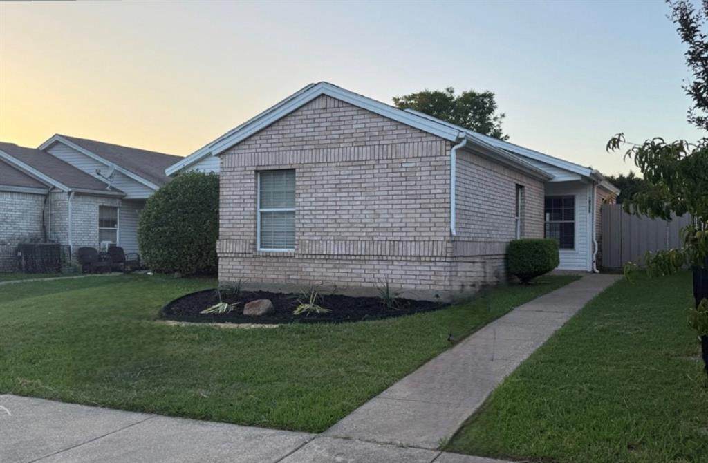 10255 Carolina Oaks Drive - Photo 1