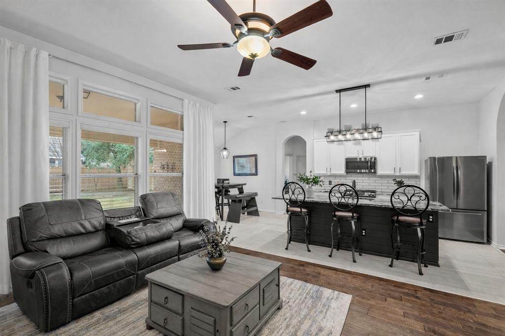 1011 Diane Street - Photo 1