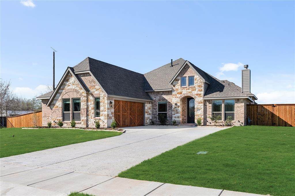 307 Spring Circle - Photo 1