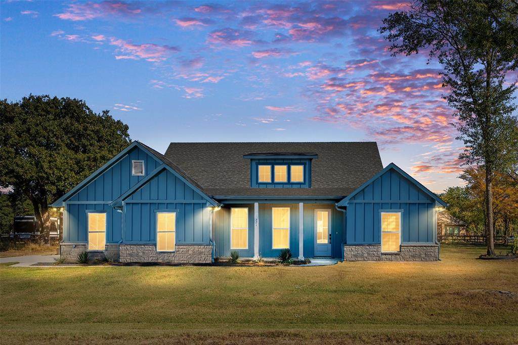 721 Clubview Drive - Photo 1