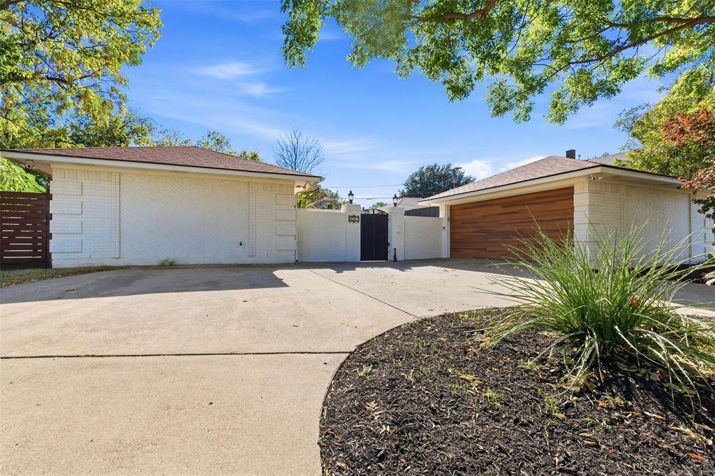 2201 Mistletoe Boulevard - Photo 1