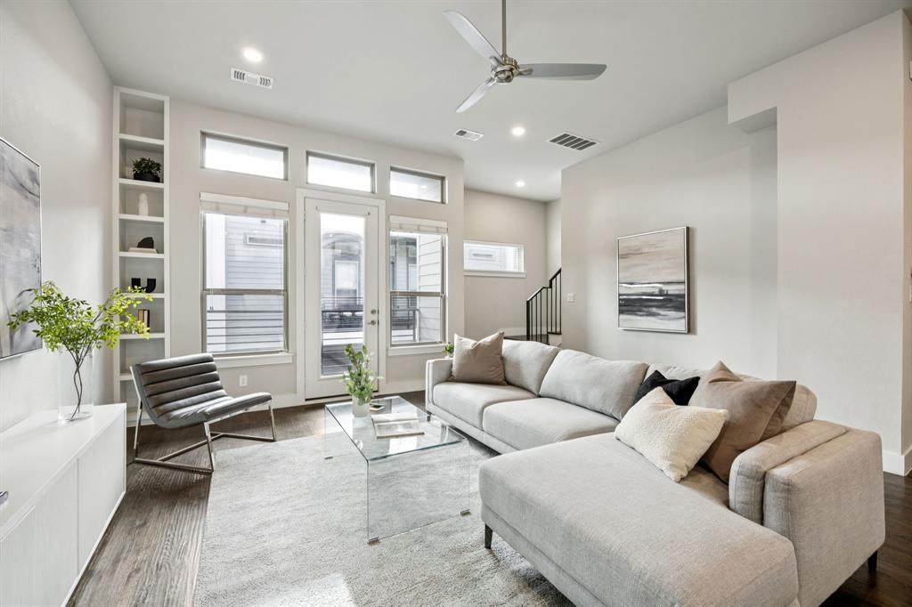 4226 Roseland Avenue - Photo 1