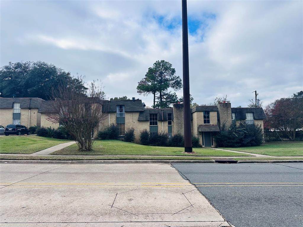 7000 Creswell Road - Photo 1