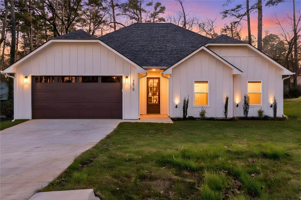 1610 Pineview Lane - Photo 1