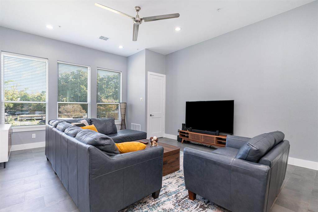 2239 Lovedale Avenue - Photo 1