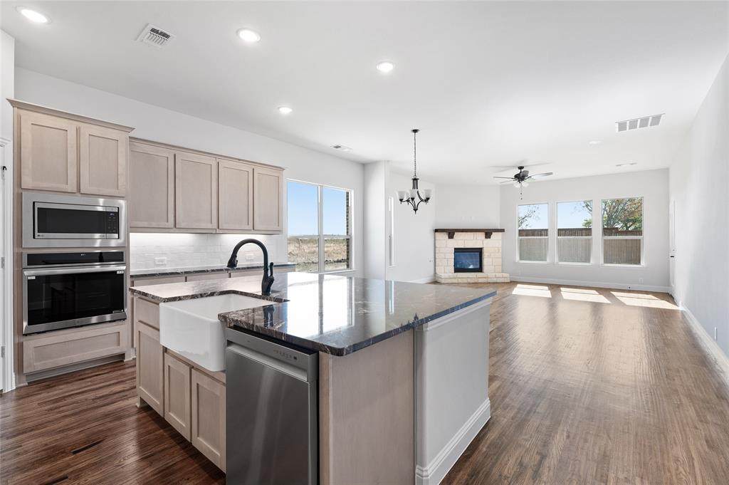 613 Brazos Drive - Photo 1