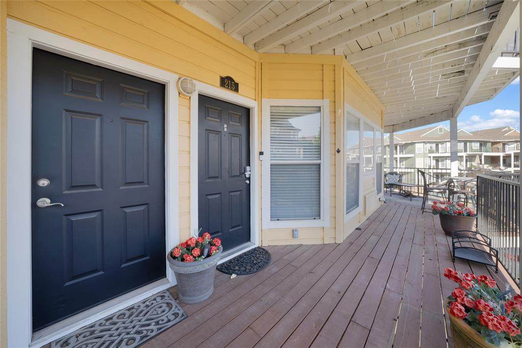 2164 Tanglewood Boulevard - Photo 1