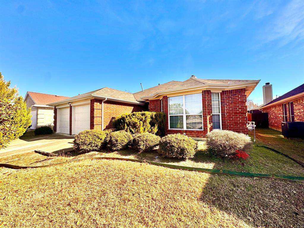 2844 Goldfinch Drive - Photo 1