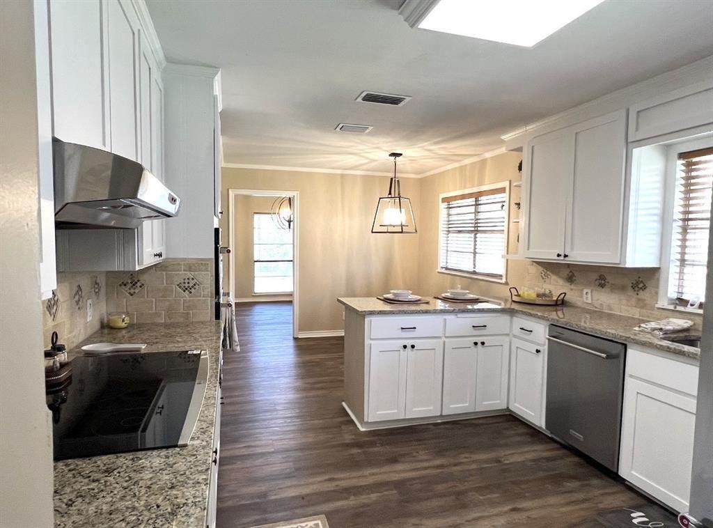 800 Western Hills Drive - Photo 1