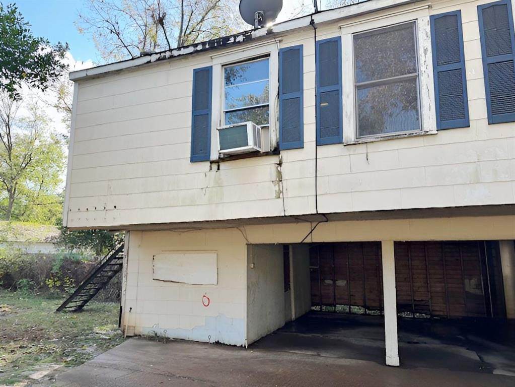 647 Kirby Place - Photo 1