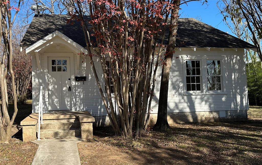 307 Grand Avenue - Photo 1