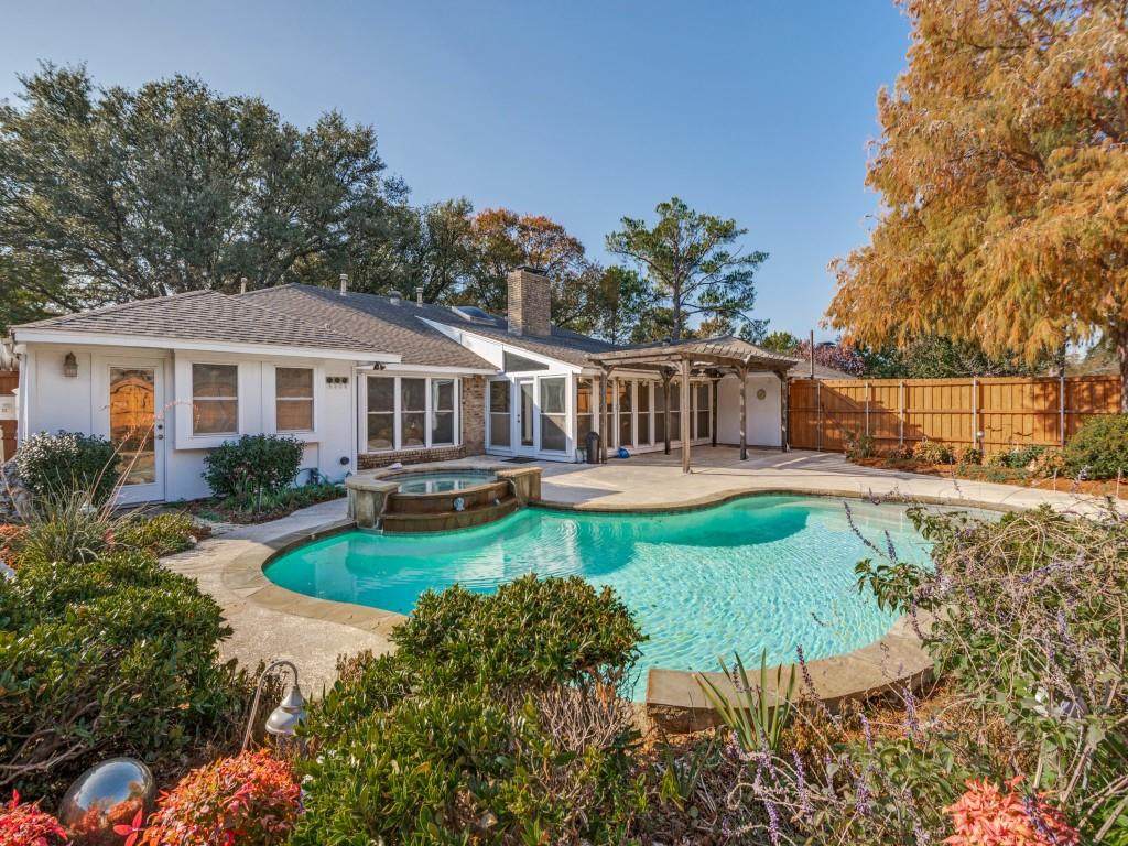 1807 Crest - Photo 1