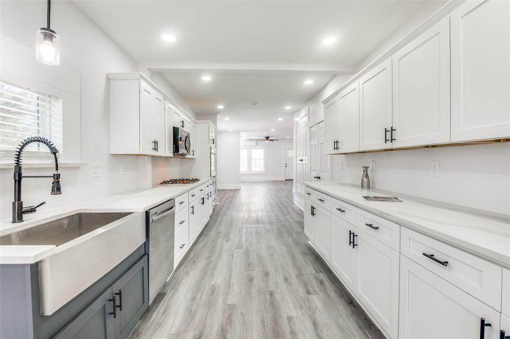 2502 Lovers Lane - Photo 1