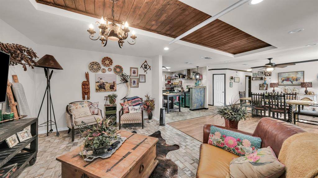 506 Barton Street - Photo 1