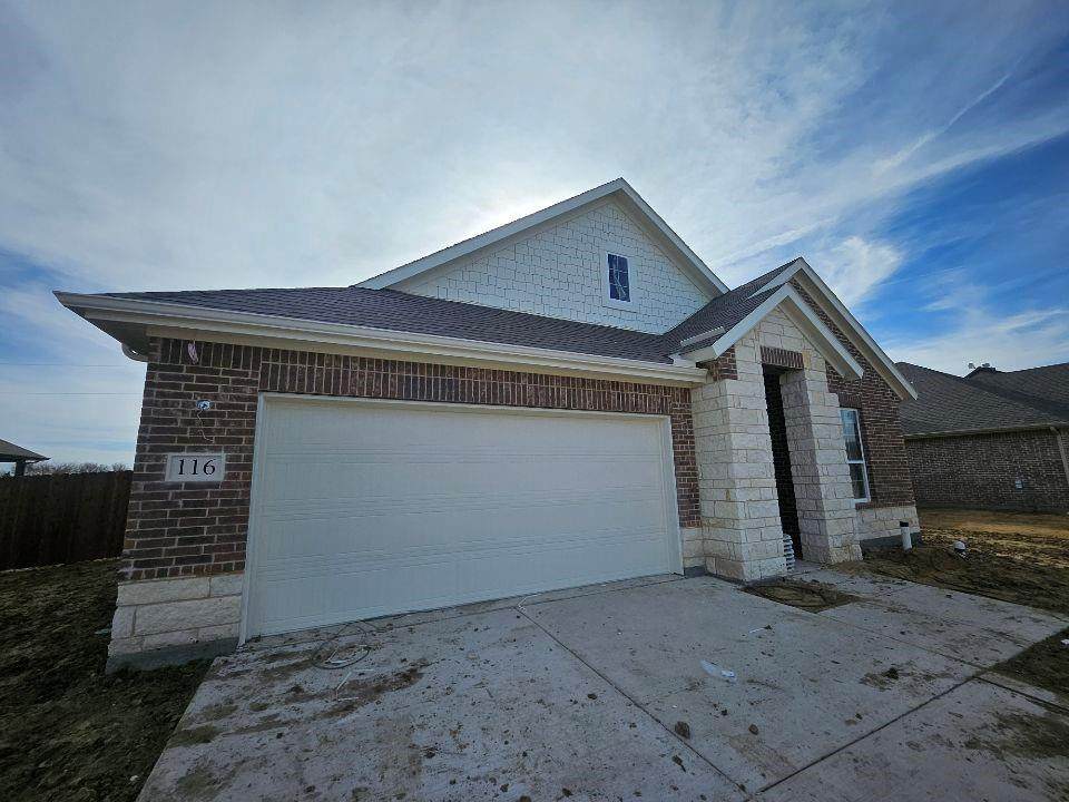 116 Aero Vista Drive - Photo 1