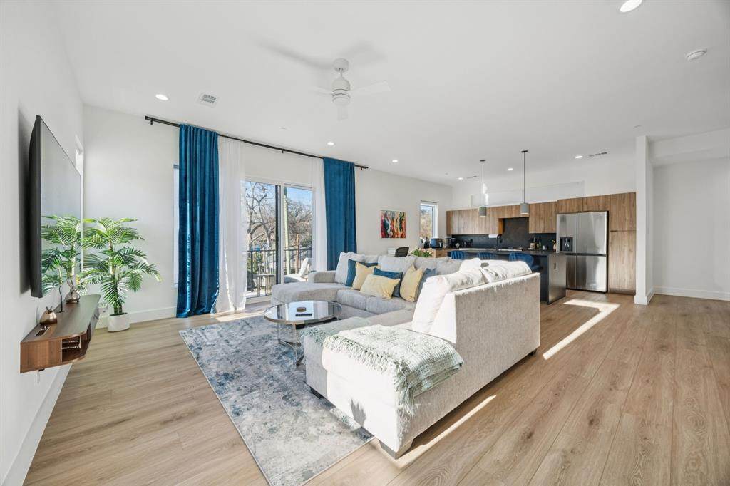 2206 Arroyo Avenue - Photo 1