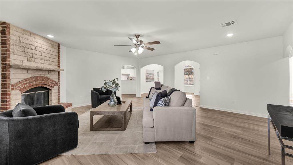 1735 Woodridge Court - Photo 1