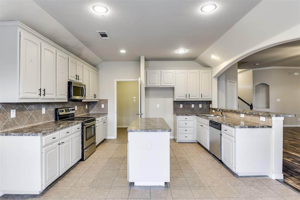 221 Wolf Drive - Photo 1