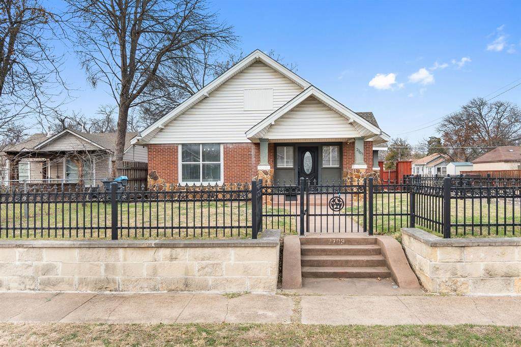 2703 Gladstone Drive - Photo 1