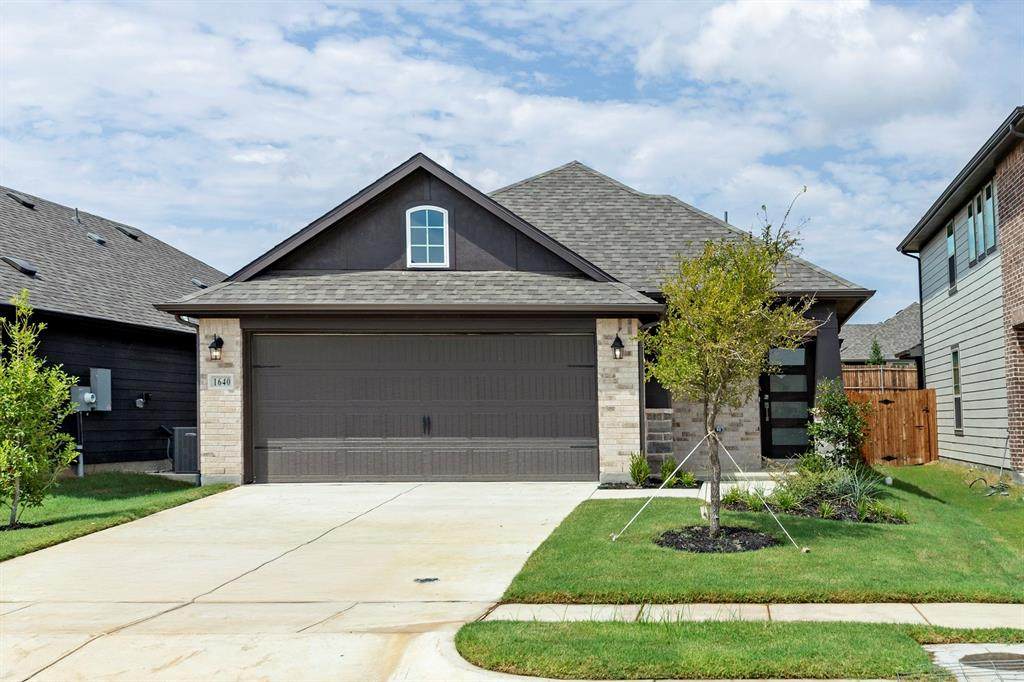 1640 Meadow Crest Drive - Photo 1