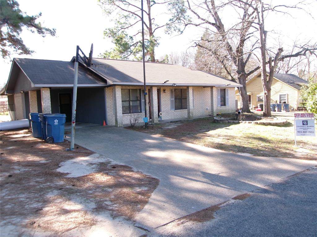 538 Massey Street - Photo 1