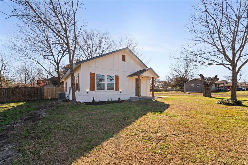 801 Brown Street - Photo 1