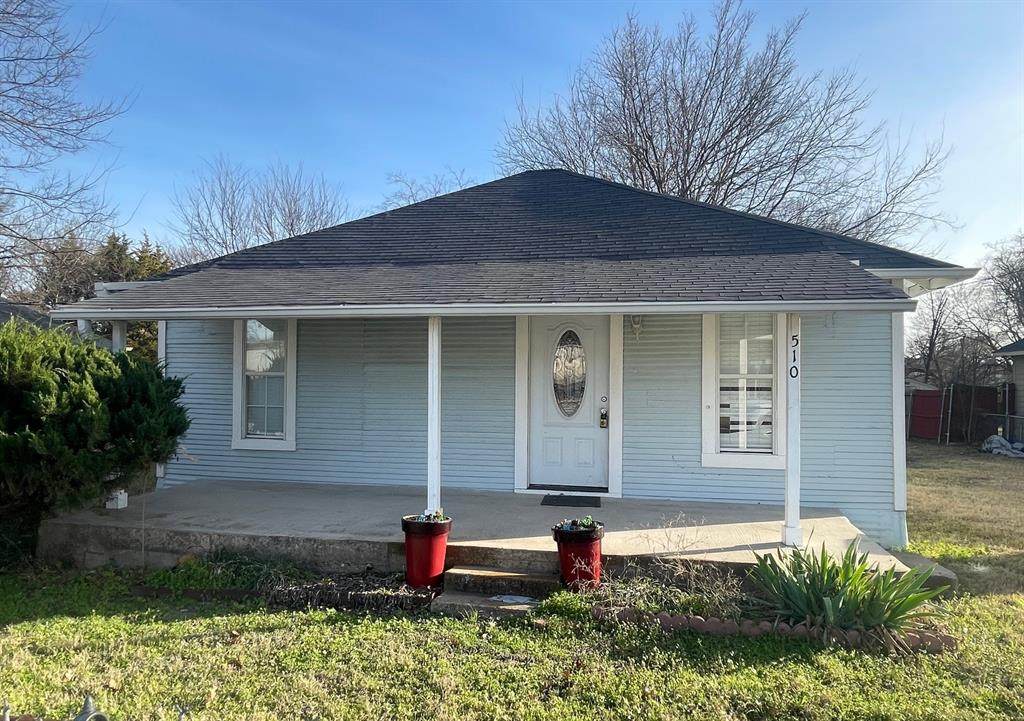 510 Dickie Street - Photo 1