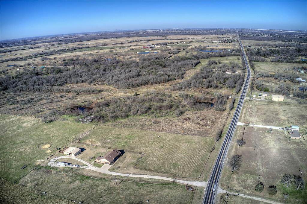 5627 Fm 987 - Photo 1