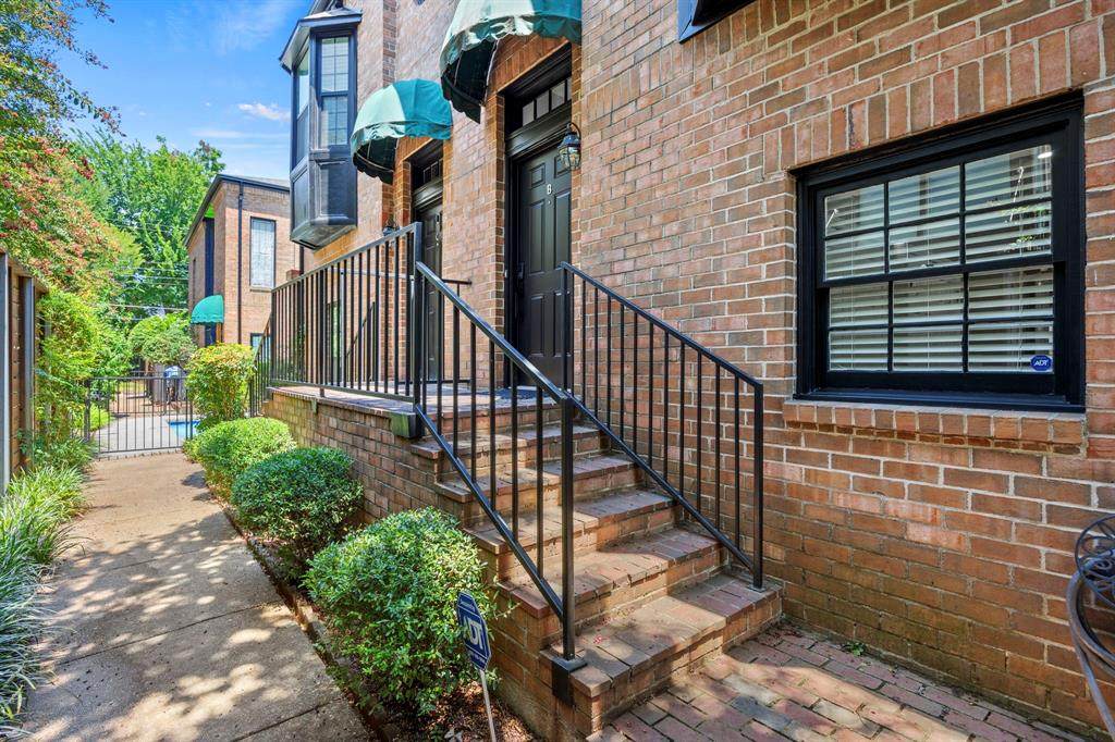 4143 Newton Avenue - Photo 1