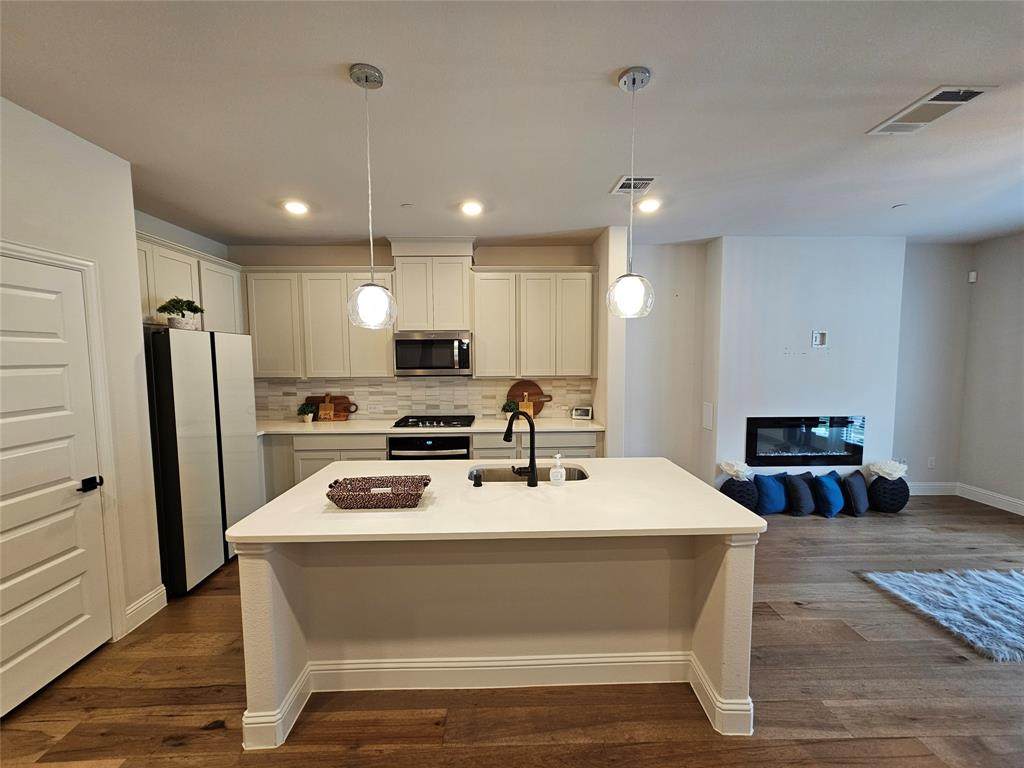 7852 Manilla Drive - Photo 1