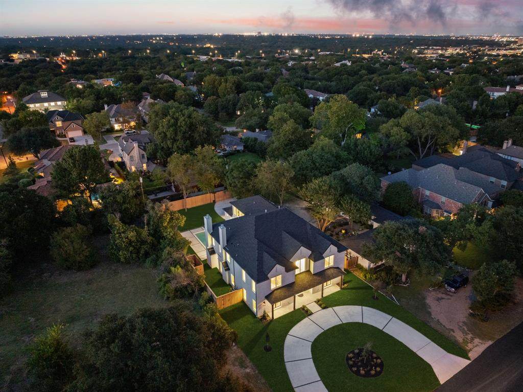 6437 Churchill Way - Photo 1