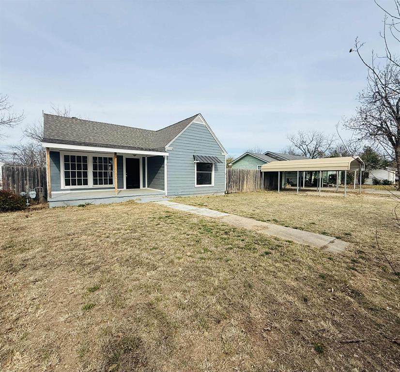 209 Hollywood Street - Photo 1