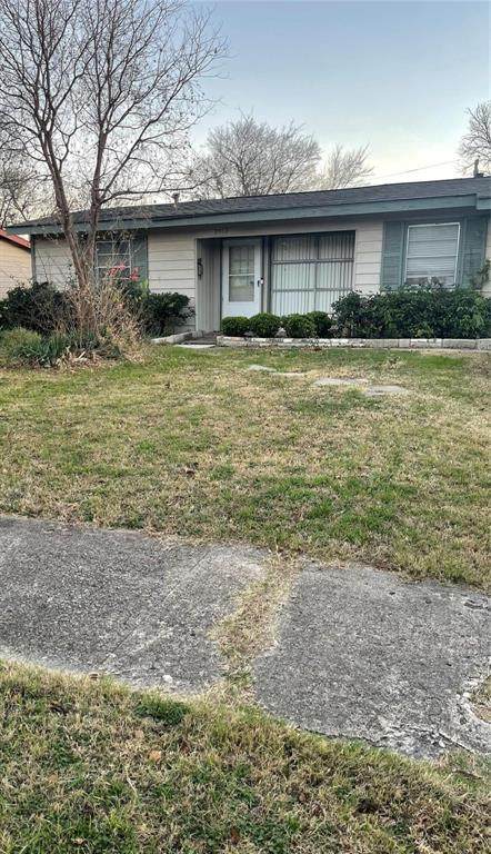 2512 Collingwood Drive - Photo 1