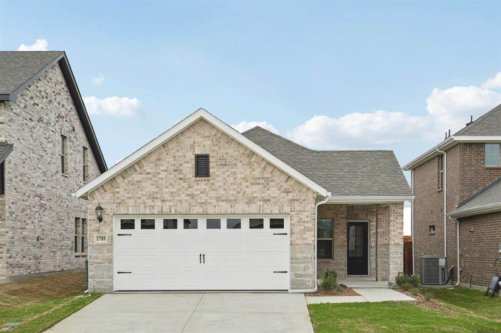 1709 Arches Road - Photo 1