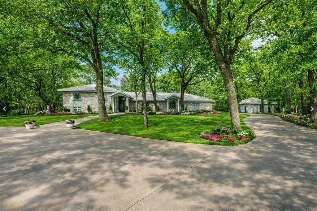 2525 Canyon Creek Drive - Photo 1