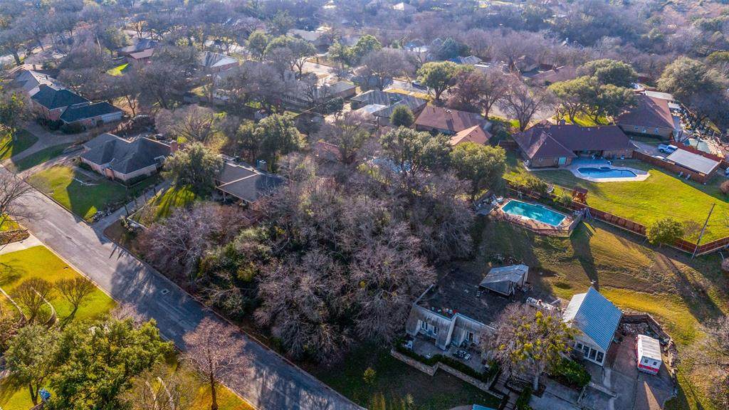 305 Cedar Creek Court - Photo 1