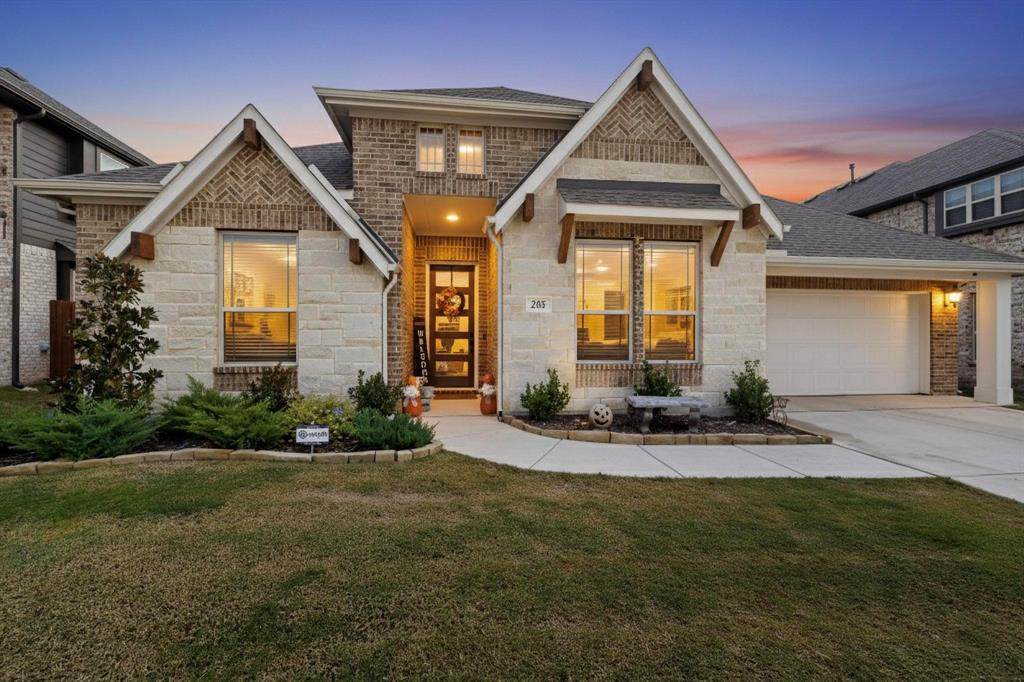 205 Lakewood Lane - Photo 1