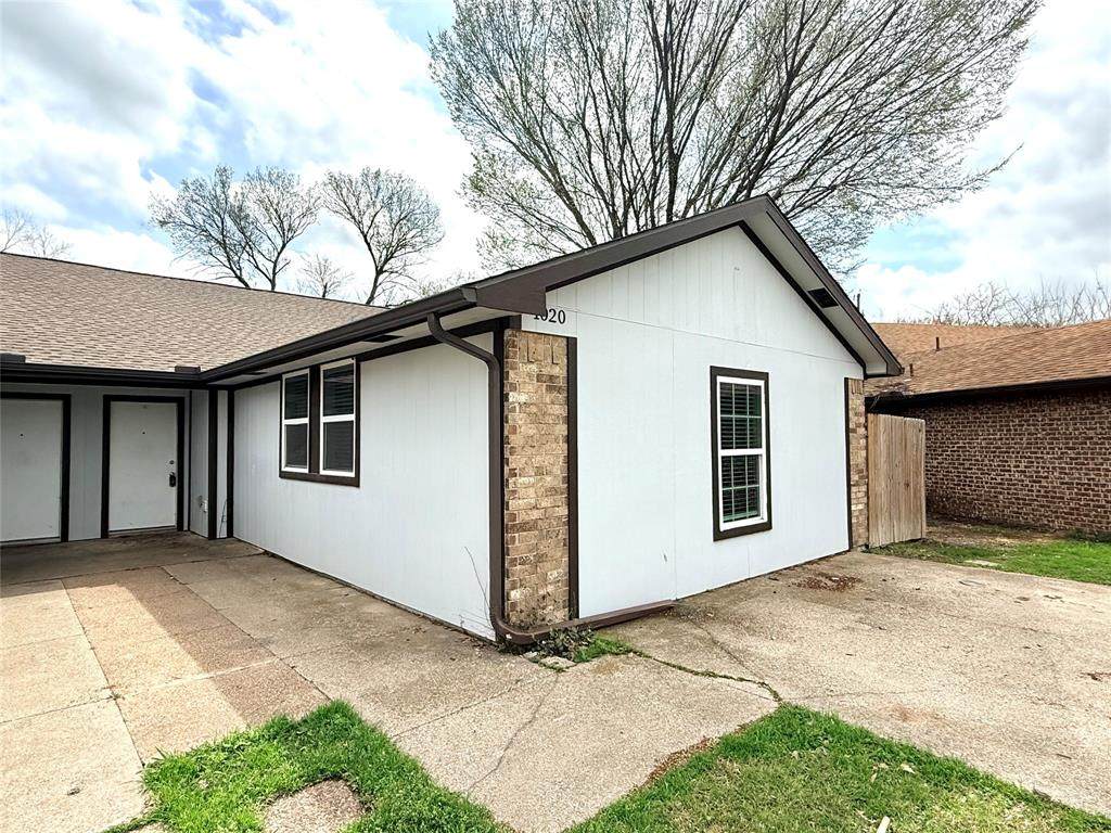 1020 Vera Court - Photo 1