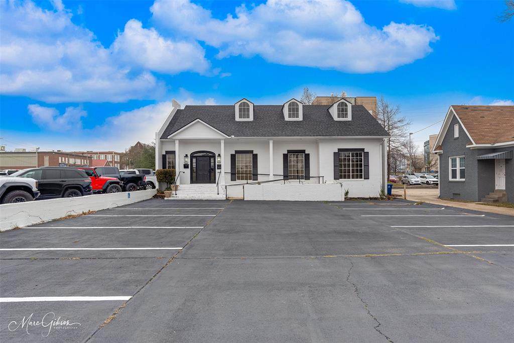 850 Margaret Place - Photo 1