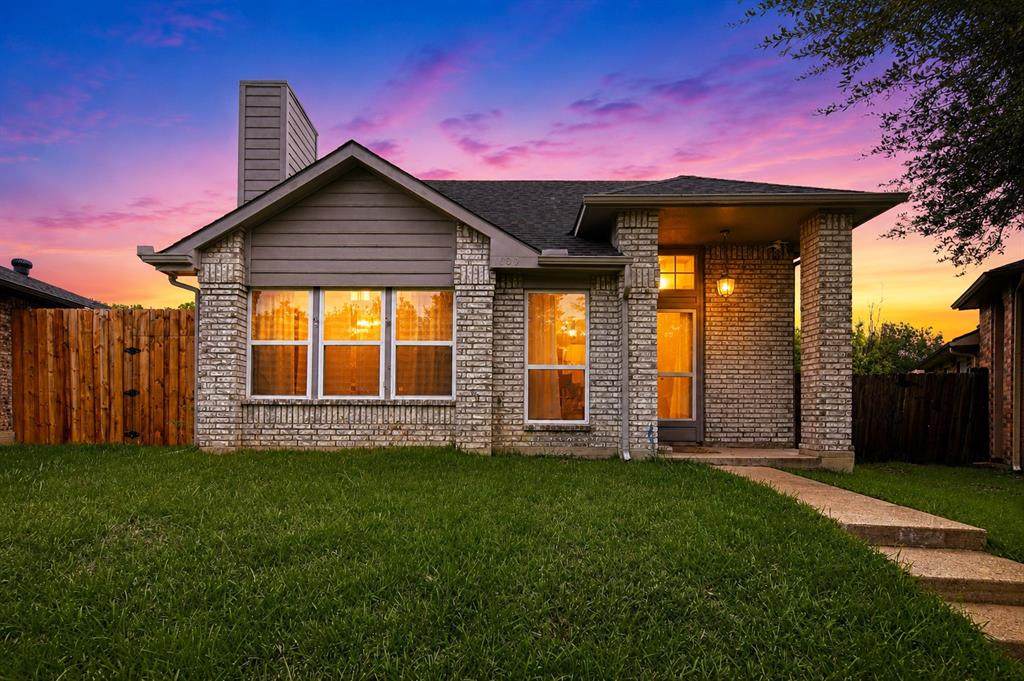 1609 Savannah Street - Photo 1
